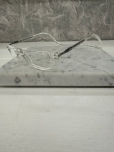 Carica l'immagine nel visualizzatore di Gallery, Reading Glasses Clic Classic Transparent Hoya Lens 100% Authentic Clic Products
