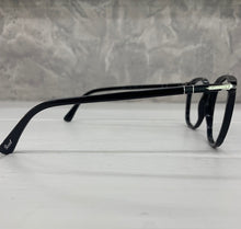 Carica l'immagine nel visualizzatore di Gallery, Reading Glasses Persol 3318-V 95 Black 51 21 145 + Hoya Lens Hand Made in Italy
