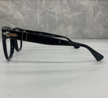 Carica l'immagine nel visualizzatore di Gallery, Reading Glasses Persol 3325-V 95 52 21 145 Black + Hoya Lens Hand Made in Italy
