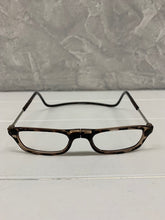 Carica l'immagine nel visualizzatore di Gallery, Reading Glasses Clic Classic Tortoise + Hoya Lens 100% Authentic Clic Products
